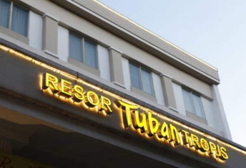 בית מלון כפרי Resor Tuban Tropis