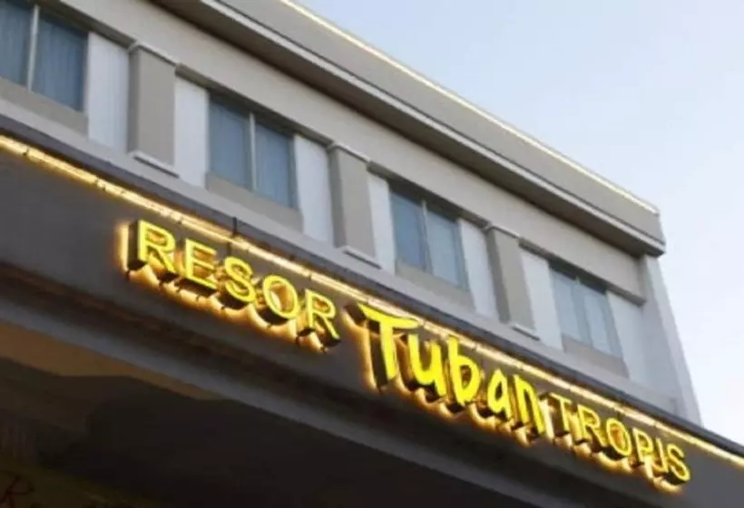 هتل Resor Tuban Tropis