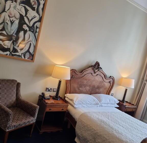 호텔 The Racquet Club