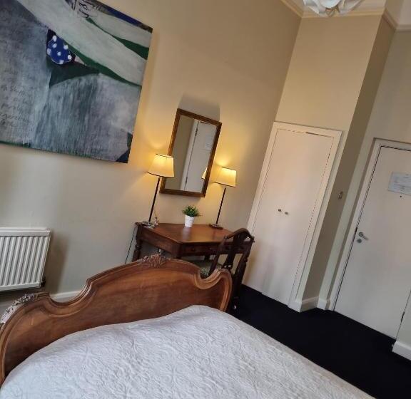 호텔 The Racquet Club