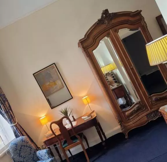 호텔 The Racquet Club