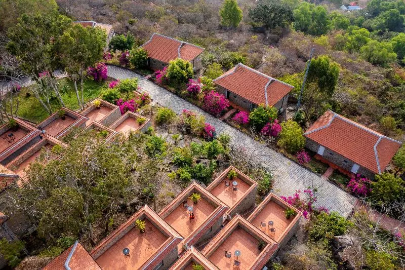 هتل Victoria Nui Sam Lodge