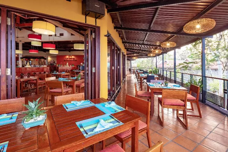 هتل Victoria Nui Sam Lodge