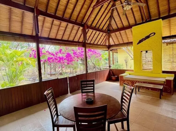 בית מלון כפרי Villa Bulan Madu Gili Air
