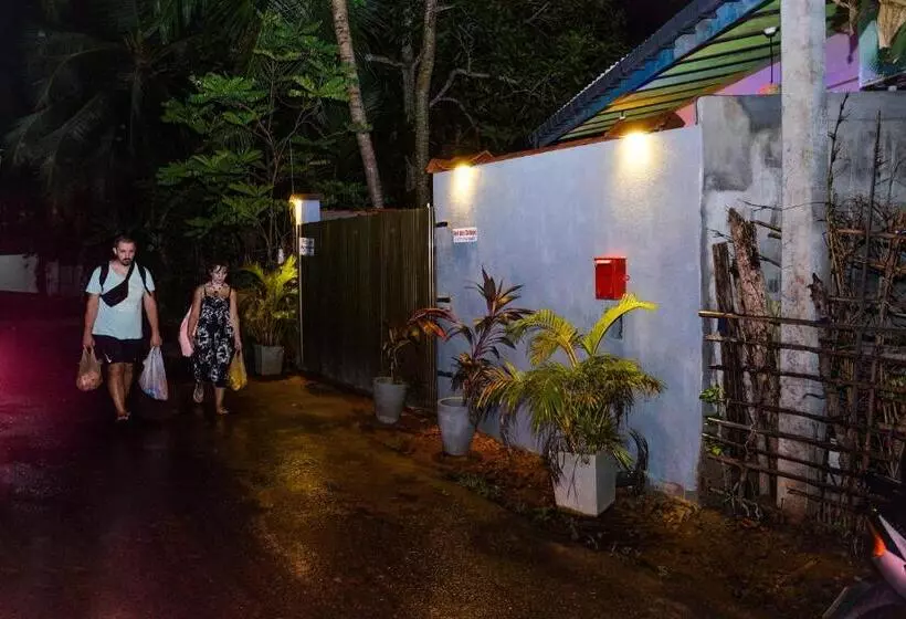Aamiaismajoitus (B&B) Red Eyes Cottage Hikkaduwa