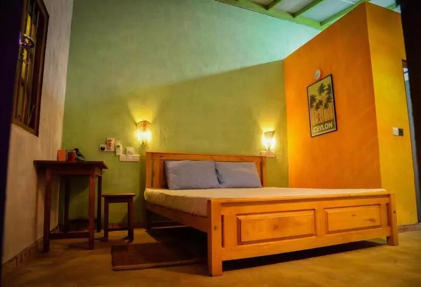 Aamiaismajoitus (B&B) Red Eyes Cottage Hikkaduwa