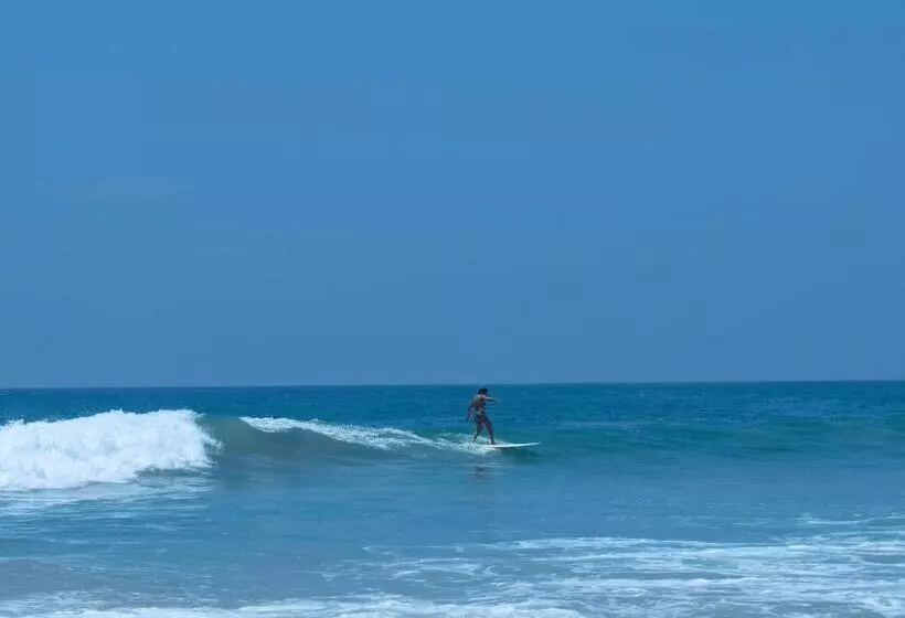 Aamiaismajoitus (B&B) Red Eyes Cottage Hikkaduwa