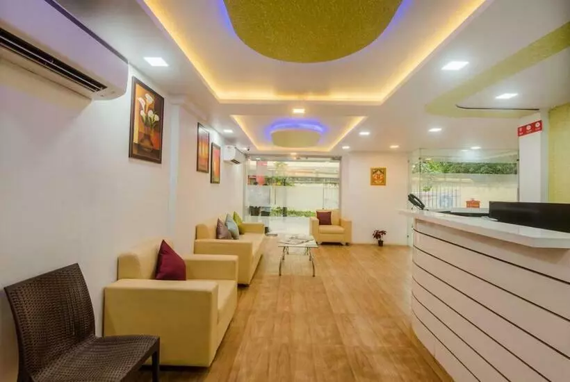 ホテル Om Sai Residency By Wb Inn