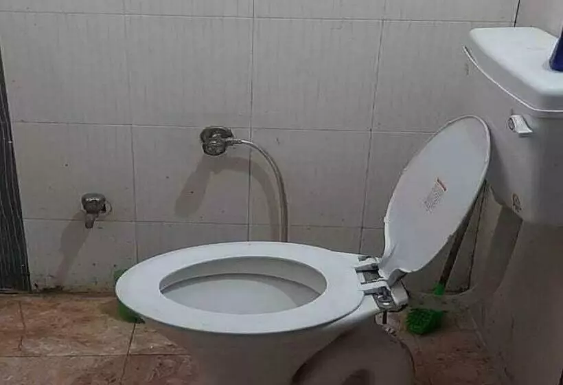 Hotelli Oyo 70101 Bhati