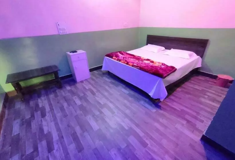 Hotelli Oyo 70101 Bhati