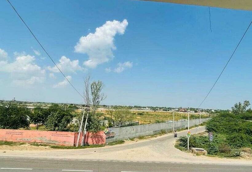 Hotel Pop 70112  Sunshine