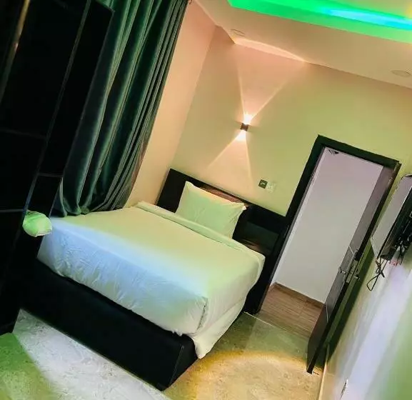 هتل Beniks Courtyard