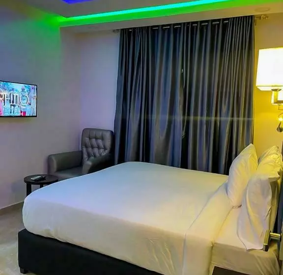 هتل Beniks Courtyard