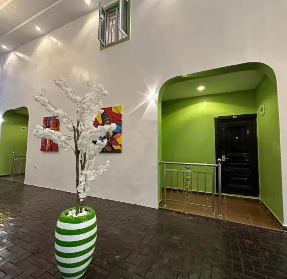 هتل Beniks Courtyard