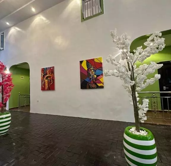 هتل Beniks Courtyard