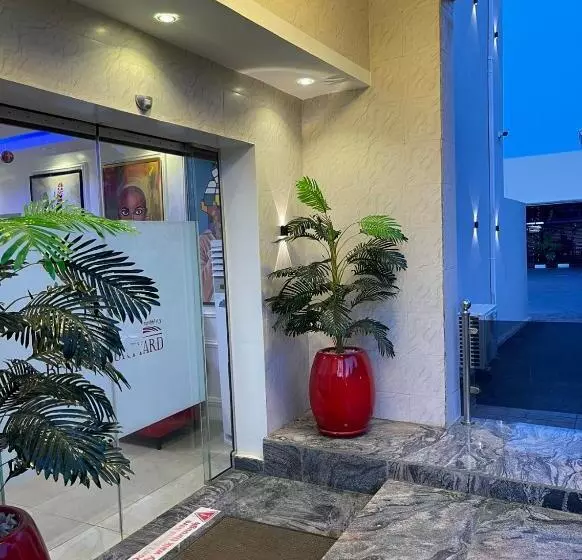 هتل Beniks Courtyard