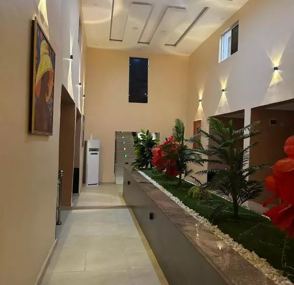 هتل Beniks Courtyard