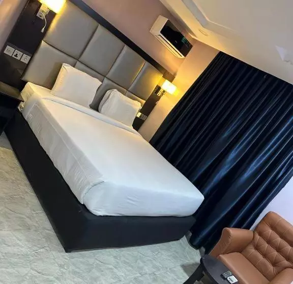 هتل Beniks Courtyard