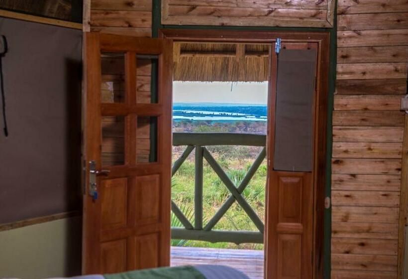 هتل Tilenga Safari Lodge