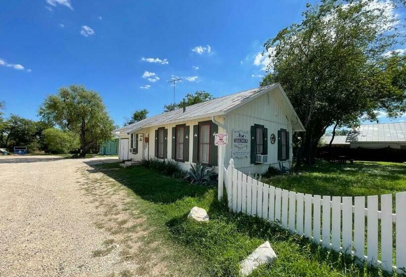 بنسيون Carriage Inn   Utopia Suite 4