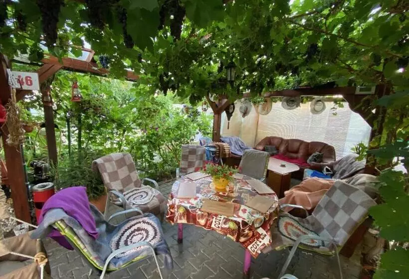 ペンション Penzión U Aďky