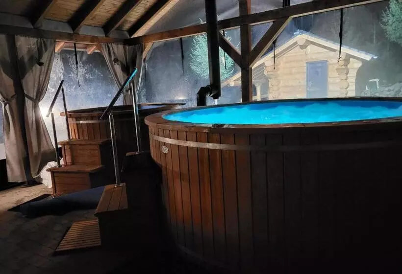 Lomakeskus Harghita Log Houses