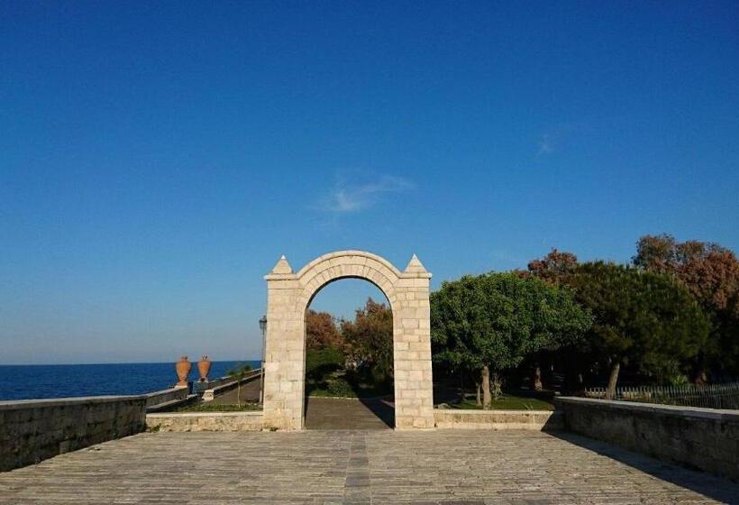 ベッドアンドブレックファースト Elena 39