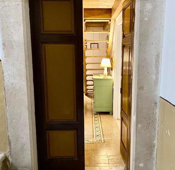 ベッドアンドブレックファースト Elena 39