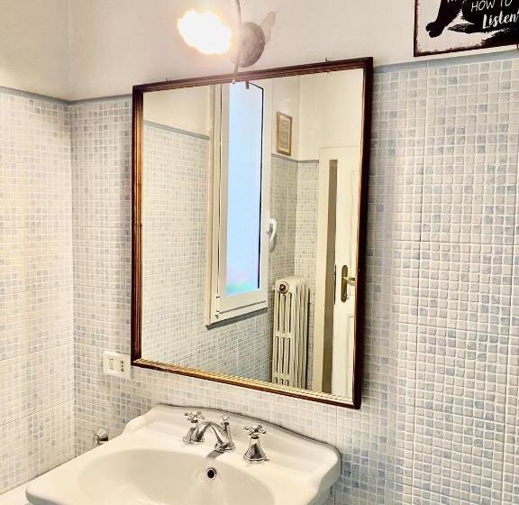 ベッドアンドブレックファースト Elena 39