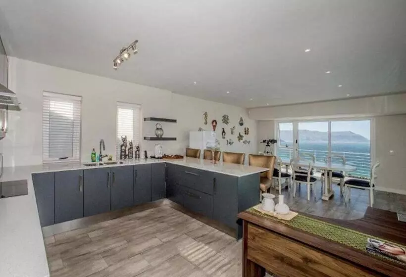 Boulders Blue Bed And Breakfast