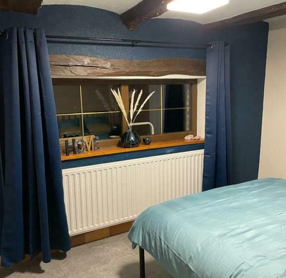 펜션 Casa Wellness Floreffe Jacuzzi