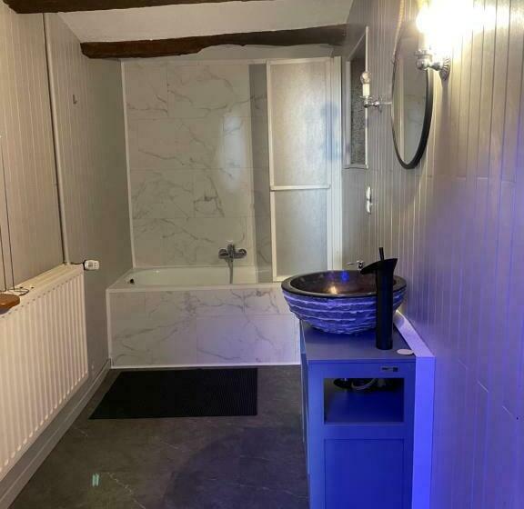 펜션 Casa Wellness Floreffe Jacuzzi