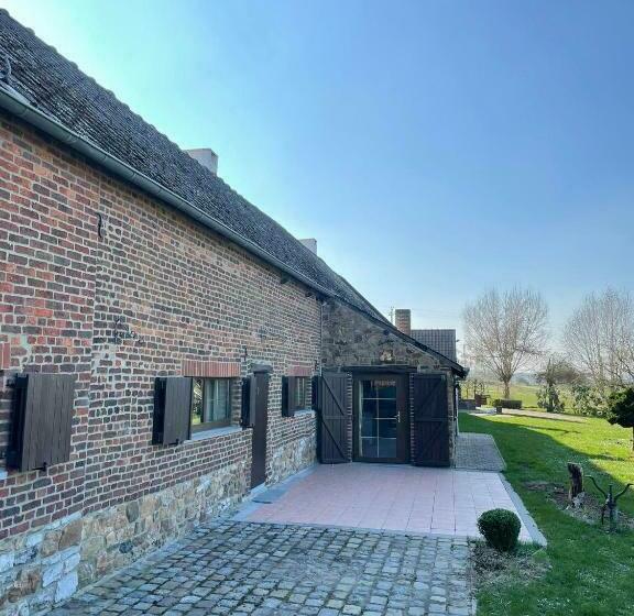 펜션 Casa Wellness Floreffe Jacuzzi