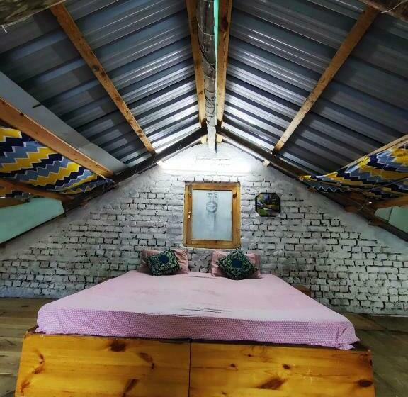 פנסיון Private Room Near Naggar Castle