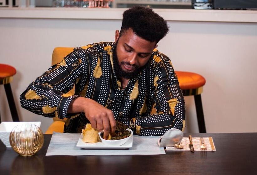 247 Luxury Hotel & Apartment Ajah