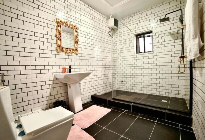 247 Luxury Hotel & Apartment Ajah