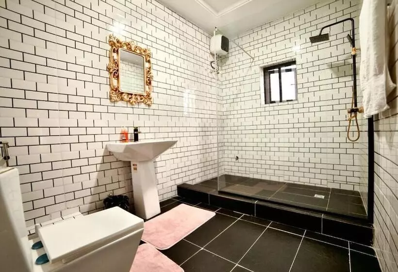 247 Luxury Hotel & Apartment Ajah