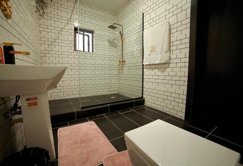 247 Luxury Hotel & Apartment Ajah