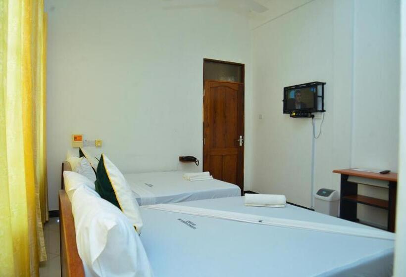 تختخواب و صبحانه Flamingo Hotel Kinyerezi