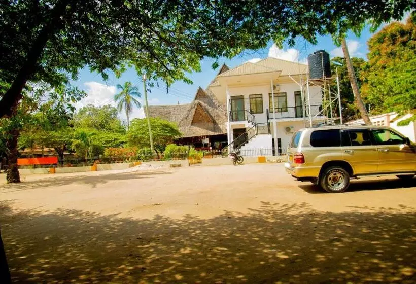 تختخواب و صبحانه Flamingo Hotel Kinyerezi