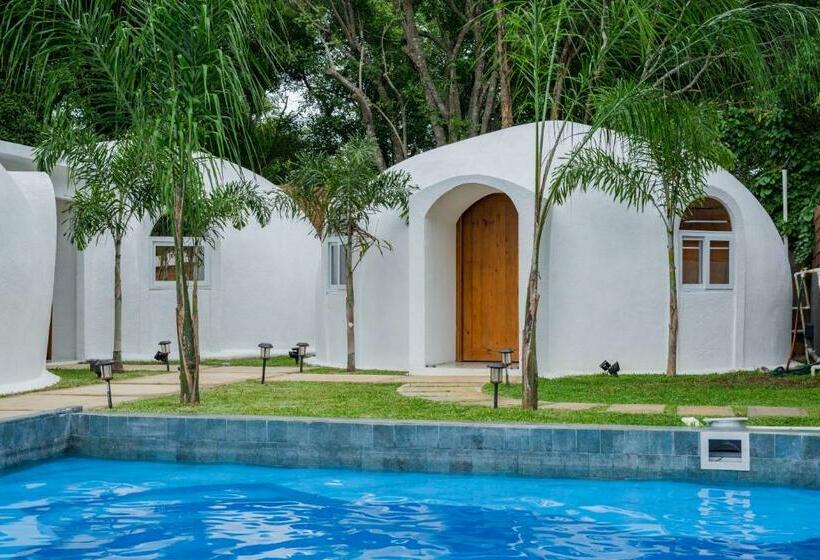 هتل Igloo Island Domes