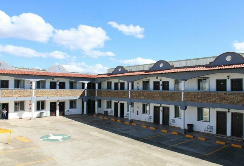 هتل La Quinta Bonita