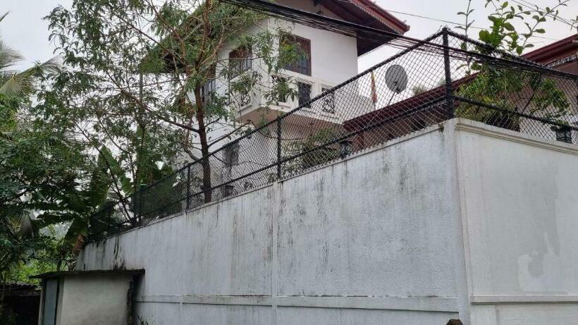 펜션 Rajasinhge Villa