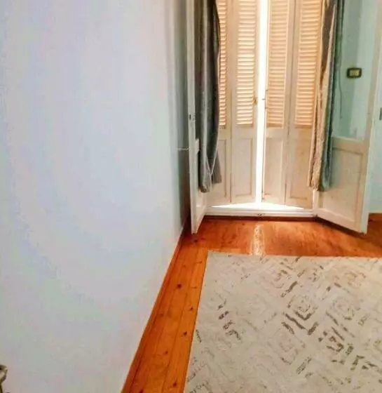 پانسیون Shared Apartment