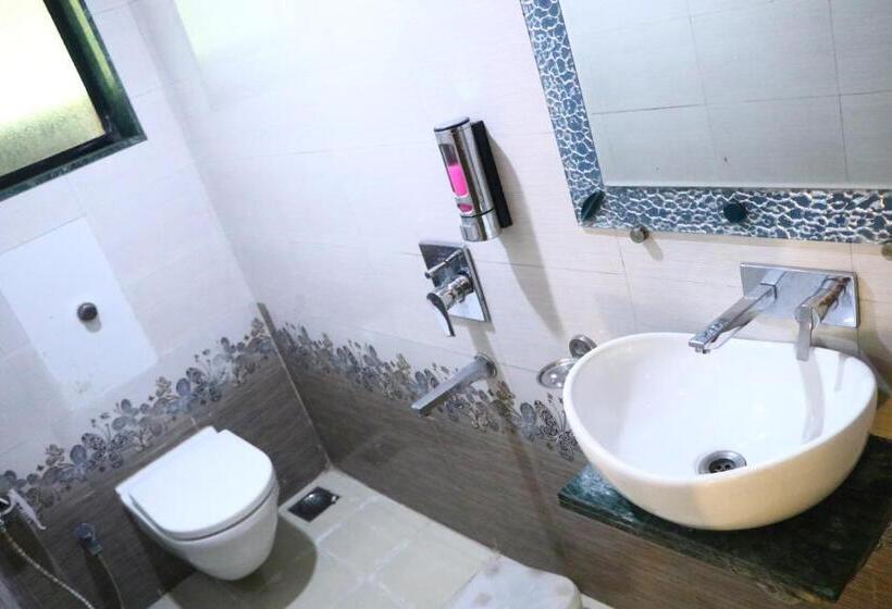 Hotelli Neuaura Stays