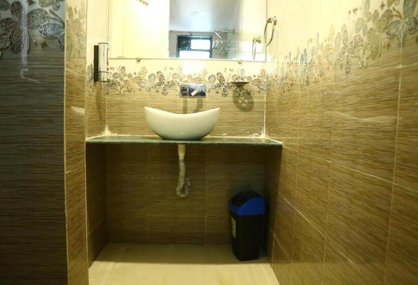 Hotelli Neuaura Stays