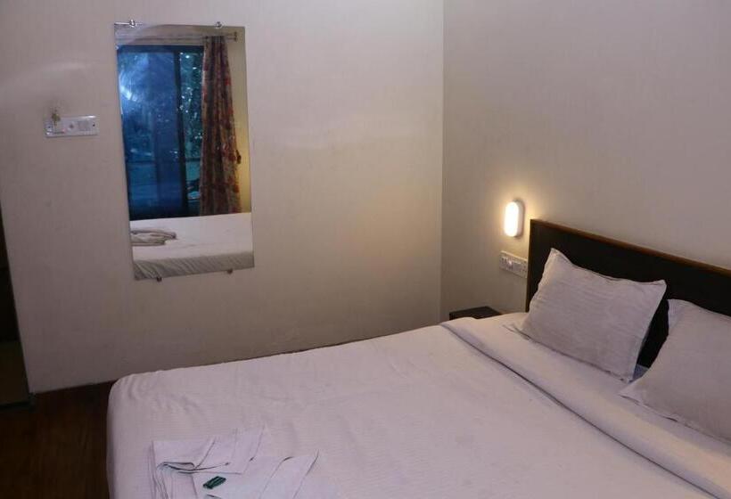 Hotelli Neuaura Stays