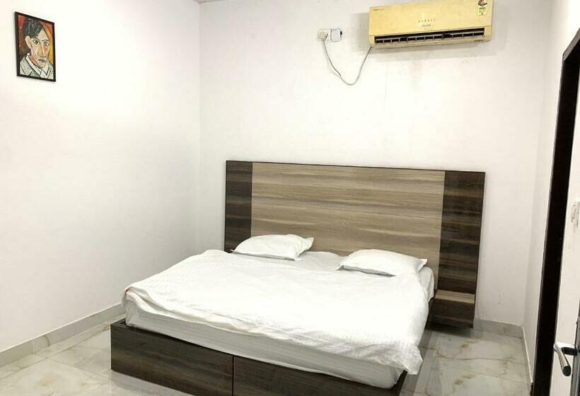 בית מלון כפרי Oyo 70062 Chaudhary Guest House Oyo