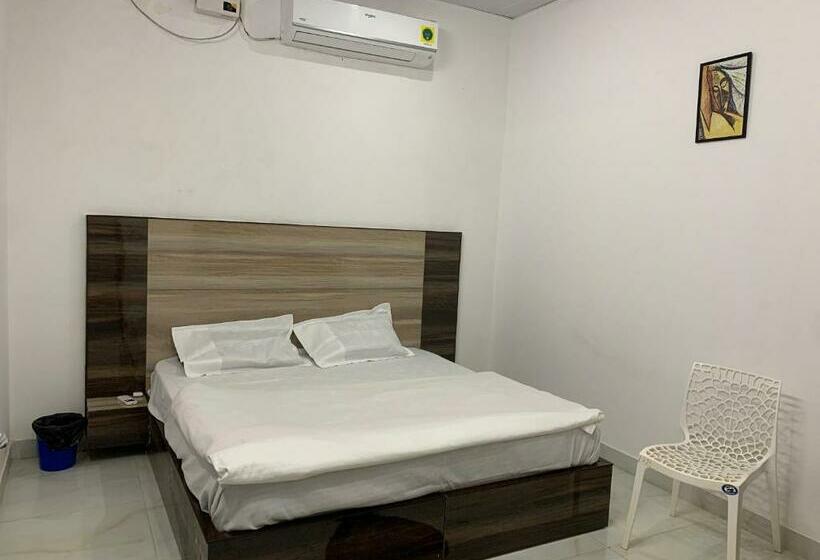 בית מלון כפרי Oyo 70062 Chaudhary Guest House Oyo