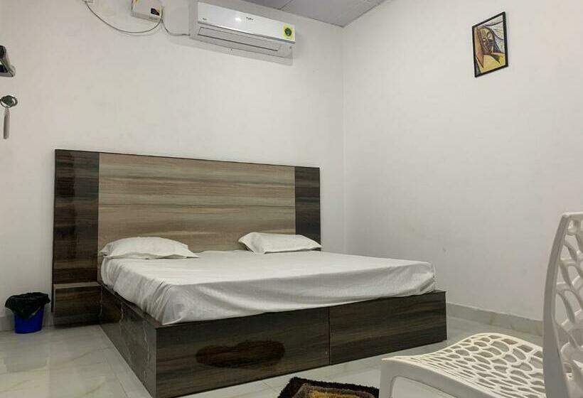 בית מלון כפרי Oyo 70062 Chaudhary Guest House Oyo